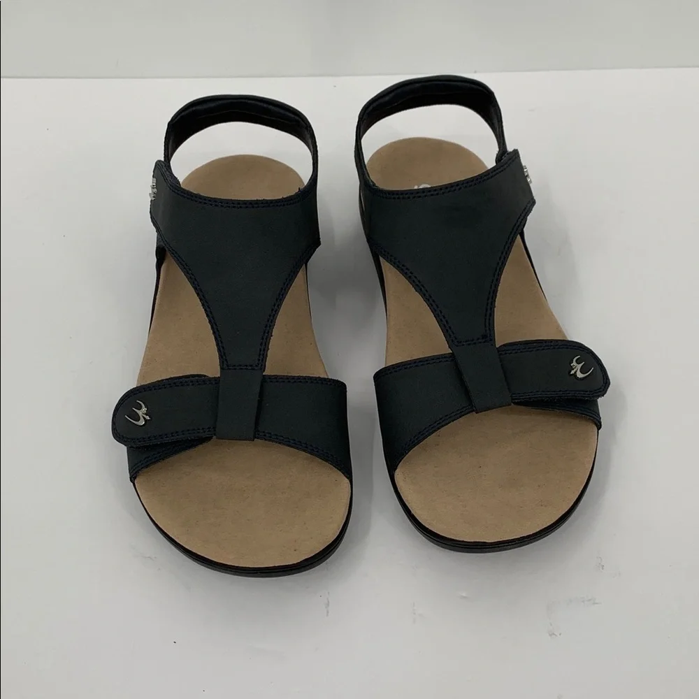 Gdefy Dyfor t-strap comfort sandals strap Gravity Defying leather black new 9